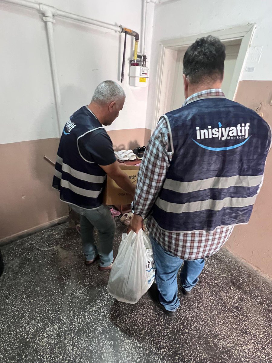 inisiyatifmerkz's tweet photo. 📍Eskişehir

İl Temsilciliğimiz aracılığıyla derneğimizden yardım talebinde bulunan ailemizin gıda kolisi, bebek bezi, hijyen seti ve kıyafet ihtiyaçlarını karşıladık. 

Türk Yurdu’nda kimse kendini kimsesiz hissetmesin diye, #BizVarız… https://t.co/pTTcjCA9vD