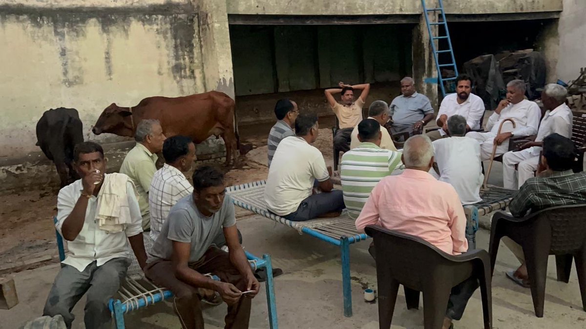 umeshkamboj5's tweet photo. लगातार चल रहे जनसंपर्क अभियान के तहत हल्का रादौर के गांव अकबरपुर और गोलनी में अपनों के बीच पहुंचकर साथियों से आत्मीय मुलाकात हुई।
अपनों का विश्वास और समर्थन ही मेरी सबसे बड़ी ताकत है। इसी विश्वास के साथ क्षेत्र की आवाज़ बुलंद करने का यह सफर निरंतर जारी रहेगा।
@DeependerSHooda https://t.co/q3hFO11Yt4
