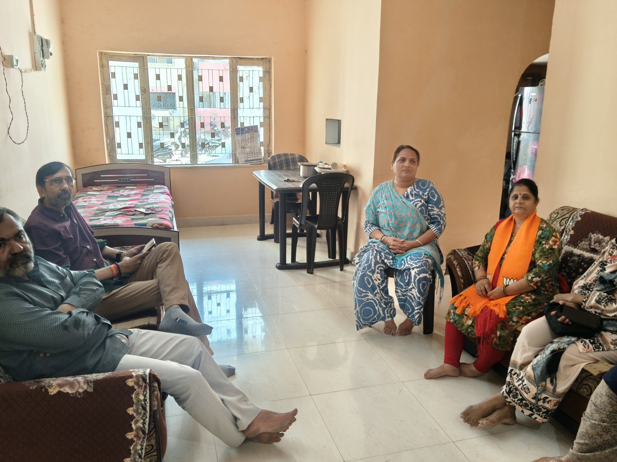 kiranraninga's tweet photo. વોર્ડ નંબર 11 અમારા નિવાસ્થાને કોર્પોરેટર શ્રી શૈલેષભાઈ દવે ની આગેવાનીમાં ૧૩૮ મો મન કી બાત નો પ્રોગ્રામ નિહાળીઓ

#mankibat https://t.co/sWHE56o4my