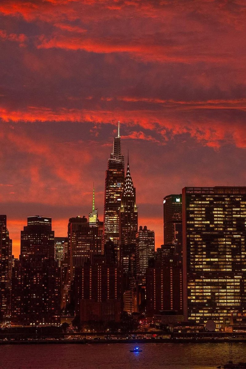 naturebeauty760's tweet photo. Sunset in New York 🇺🇸 https://t.co/VmXT1yznX0