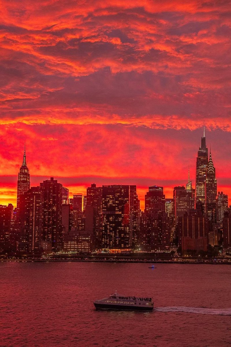 naturebeauty760's tweet photo. Sunset in New York 🇺🇸 https://t.co/VmXT1yznX0