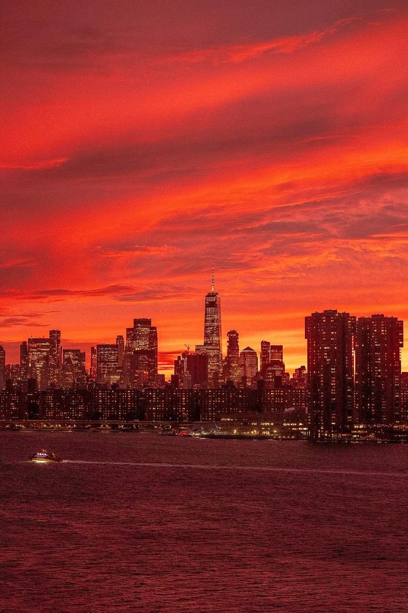 naturebeauty760's tweet photo. Sunset in New York 🇺🇸 https://t.co/VmXT1yznX0