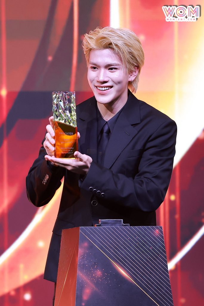 heavenlyeuri's tweet photo. Both of these are actual Jury awards and not based on fan votes😭👏

CONGRATS FOURTH AND TANRAK
#FourthBLActorOfTheYear 

Best Rising Star                 BL Actor of the year
(Liming)                                             (Tanrak) https://t.co/jCvXh6abai