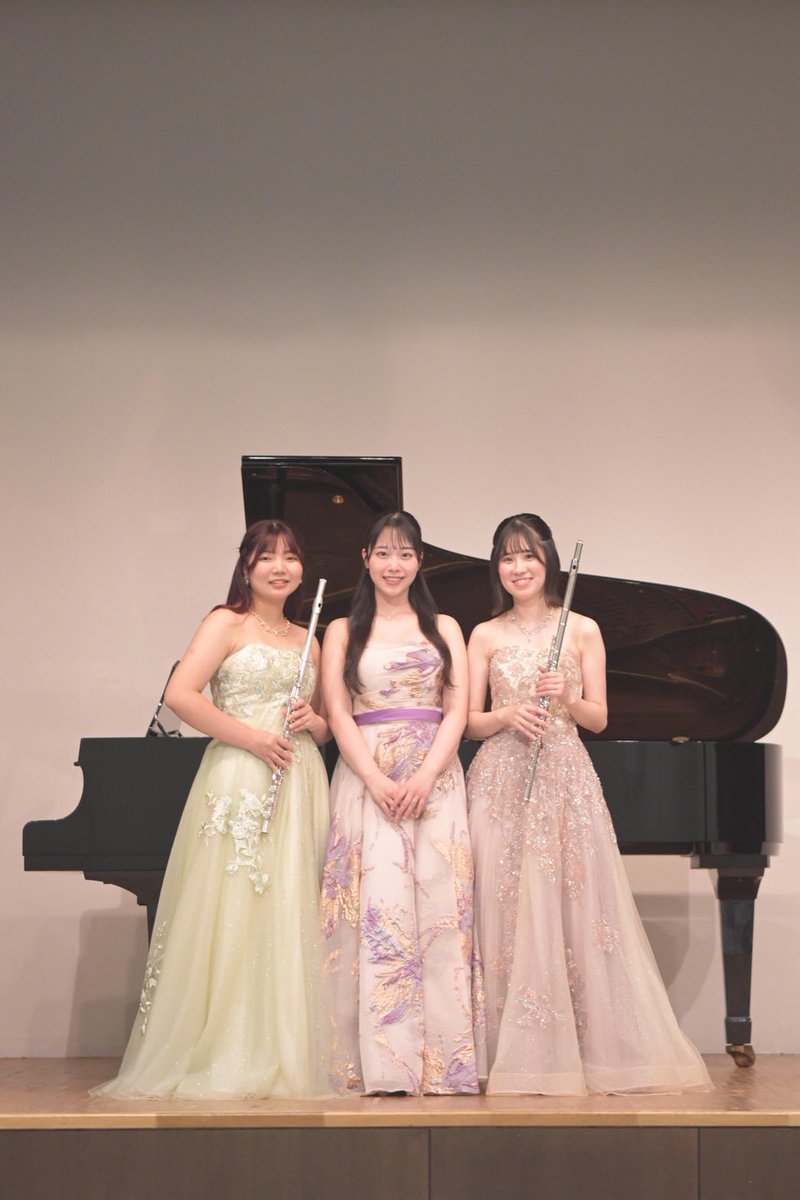 suzutumu1005's tweet photo. フルートデュオ Souffmiel 1st concert
終演致しました
初の東京自主企画コンサート、
めちゃくちゃ緊張しましたが楽しい演奏会でした😭
また皆さんに演奏を届けていけ��よう頑張ります❤️‍🔥
一緒に演奏してくれたまいかちゃん、あかりんありがとう😭
ご来場くださった皆様本当にありがとうございました！ https://t.co/zrL8xjDQu4