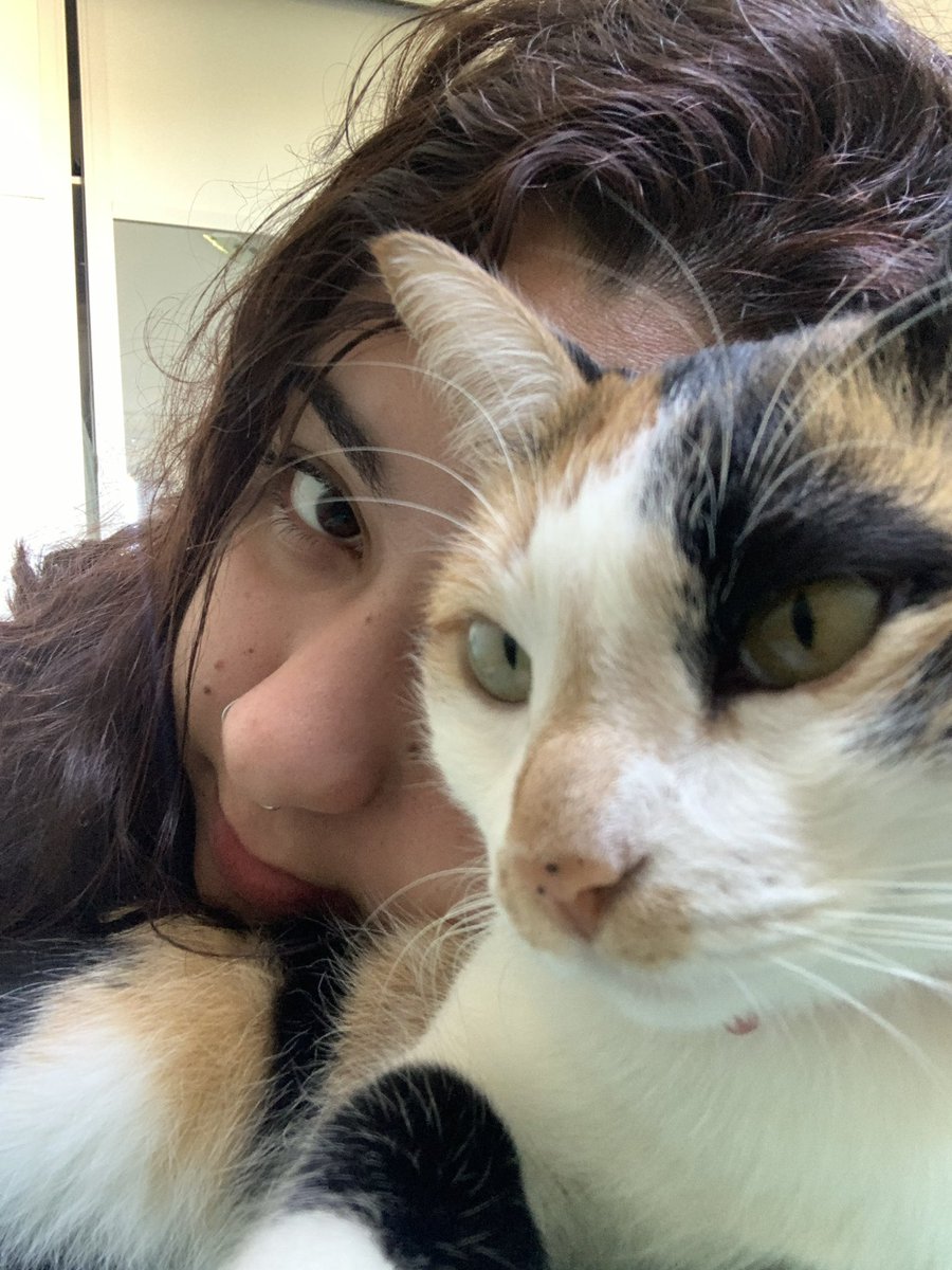 naoehajulia's tweet photo. @Nathyyu_ tenho uma parecida hiiiii https://t.co/g6n4B6jorY