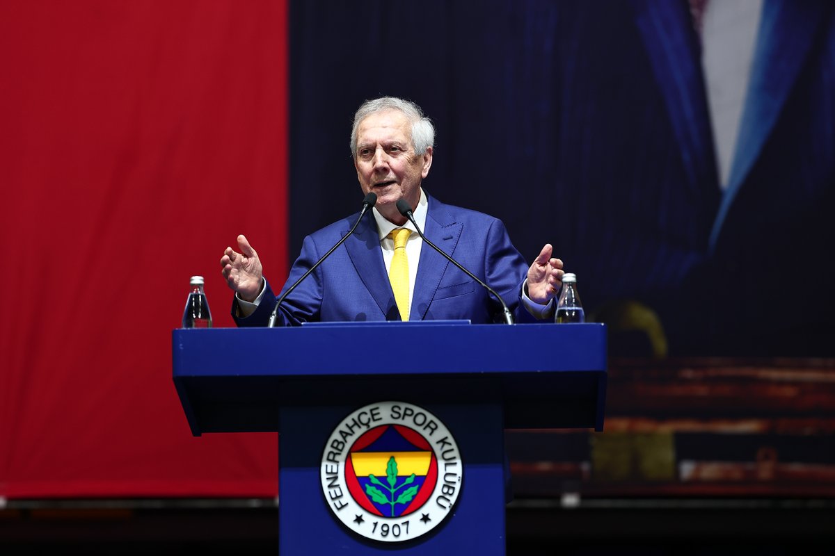 Fenerbahce's tweet photo. Başkanımız Aziz Yıldırım, dev projeler ve mali konular hakkında önemli açıklamalarda bulundu. 

🔗 https://t.co/NKmWqTxMKZ https://t.co/e0eazWYWyE