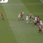 SergioSierraTV's tweet photo. Le acaban de tangar un gol a @UnionistasCF (ya van dos acciones de gol raritas esta temporada contra los charros…)

De nuevo un árbitro de @Primera_RFEF va al monitor y no cambia su decisión https://t.co/OL205U7M35