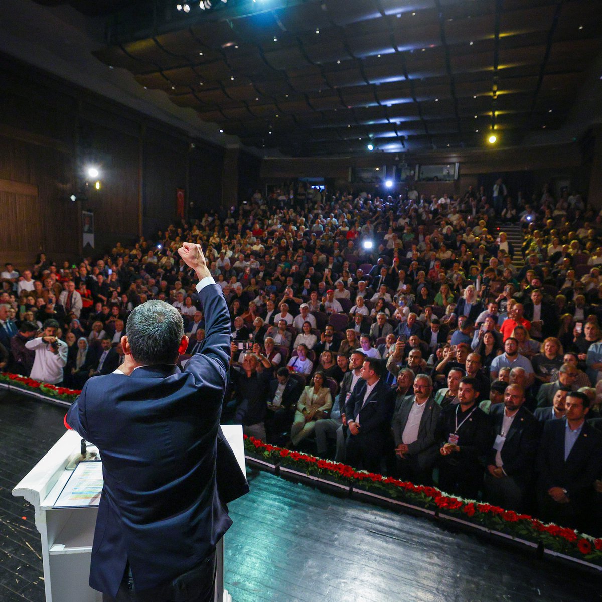 qvantrage2's tweet photo. teşekkürler yeni parti fotoğraf servisi https://t.co/8ObnB5jh42