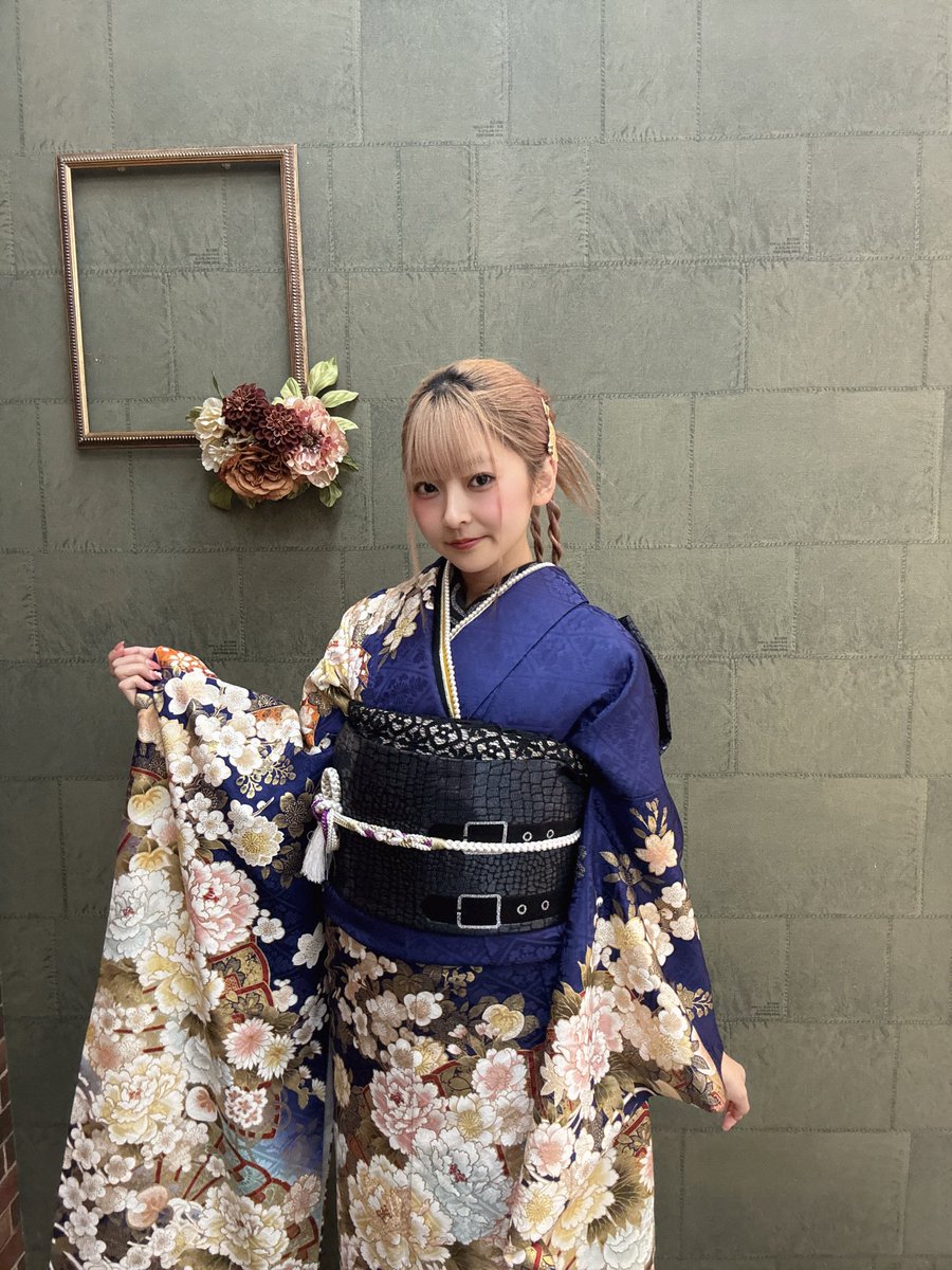 miku_imoToinu's tweet photo. 振袖モデルをさせていただきました👘♡
可愛い振袖だらけで幸せ空間でした💭
これから成人式迎える子が羨ましい～♡
みんなもう決まった？🫶 https://t.co/UCWyzjui49