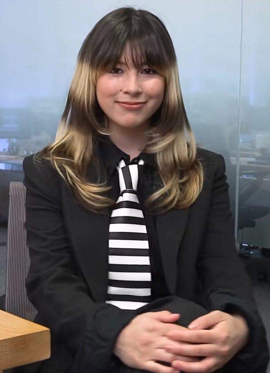 imliusbian's tweet photo. ALYSA IN SUIT HOLY SHIT😮‍💨😮‍💨😮‍💨 https://t.co/xGnBgIpqbO
