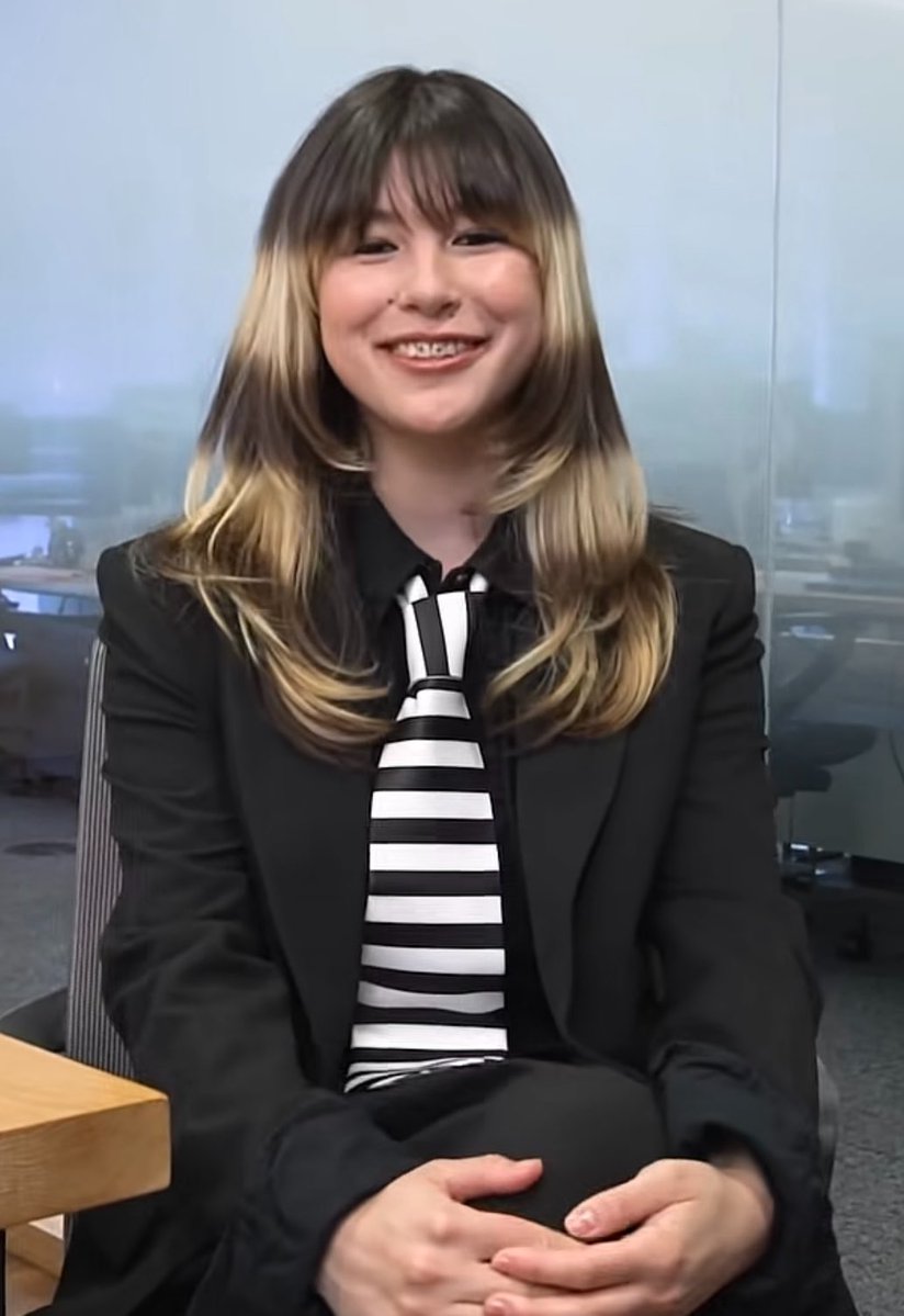 imliusbian's tweet photo. ALYSA IN SUIT HOLY SHIT😮‍💨😮‍💨😮‍💨 https://t.co/xGnBgIpqbO