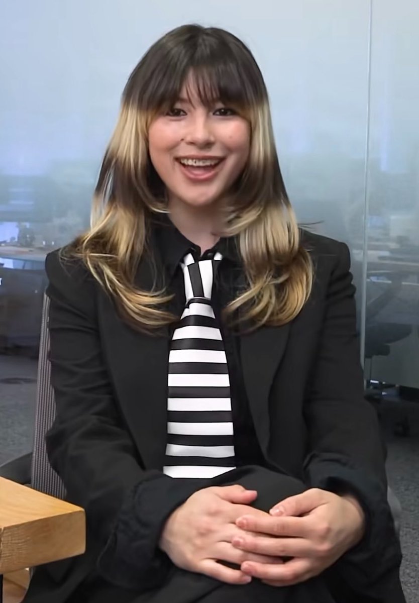 imliusbian's tweet photo. ALYSA IN SUIT HOLY SHIT😮‍💨😮‍💨😮‍💨 https://t.co/xGnBgIpqbO