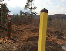 hjernevakta's tweet photo. This 👇🏻 is the Norwegian border with Russia. (Peaceful since 1826)
Russia is not the enemy of the Norwegian people. https://t.co/Duepv6kQcU