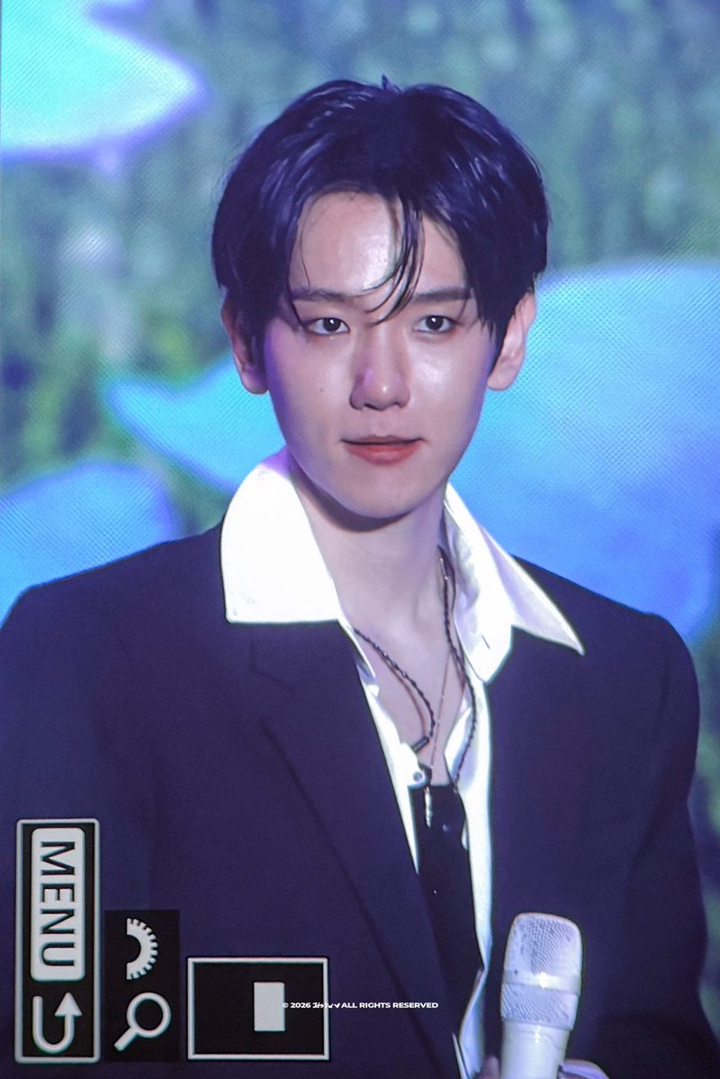 Its5o6's tweet photo. 260927 krazy #백현 #BAEKHYUN @B_hundred_Hyun https://t.co/TxSKK3AzMu