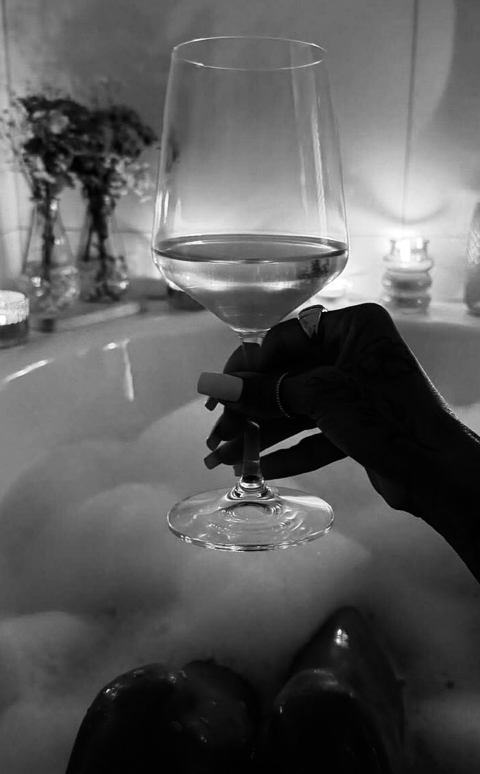 caramelKatze's tweet photo. Soft doesn't mean free. I collect devotion, not excuses. 🍷✨

Pick your tribute card on Throne to unlock my DMs tonight, or stay in the comments. 🗝️

https://t.co/1fLn5Ntit0

⁠#SoftFindom⁠ ⁠#Findom⁠ ⁠#PaypigTribute⁠ ⁠#GoodBoy #Puppy https://t.co/y4MSCXaZve