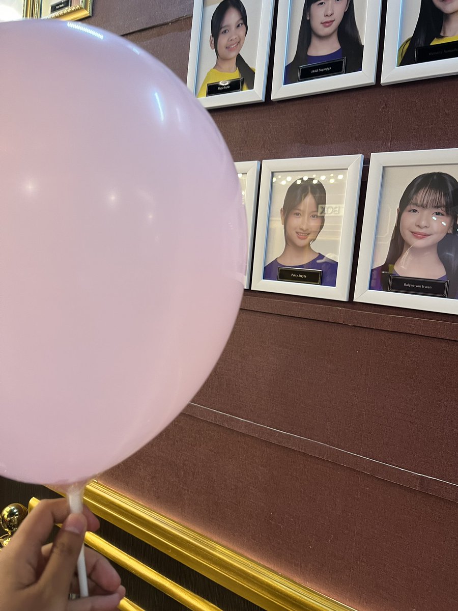NMAKBR's tweet photo. Setelah tadi dapet row depan, rasanya selesai sudah proses mengejar waro, mau lebih santuy aja kedepannya, I’m done, thank you 🙏🏻 https://t.co/pJOj9cKZI0