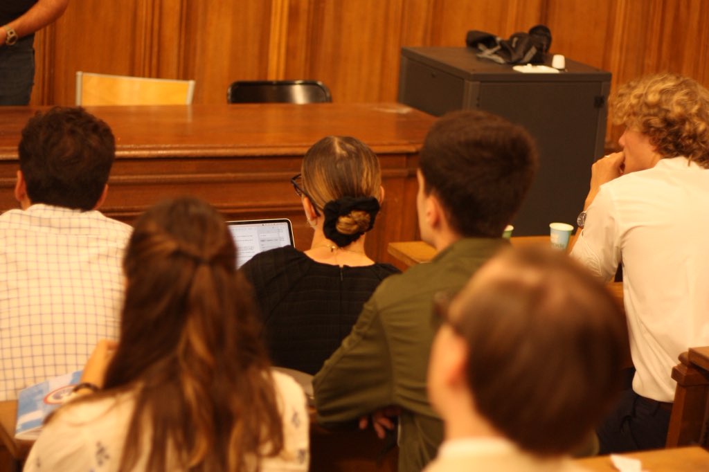 CocardeEtud's tweet photo. Formation des cadres 🏛️

Ce week-end, nos responsables et cadres de toute la France ont convergé à Paris et ont suivi notre formation à la Sorbonne. 

L’avenir se construit avec nous ! https://t.co/3uedTKxGYG
