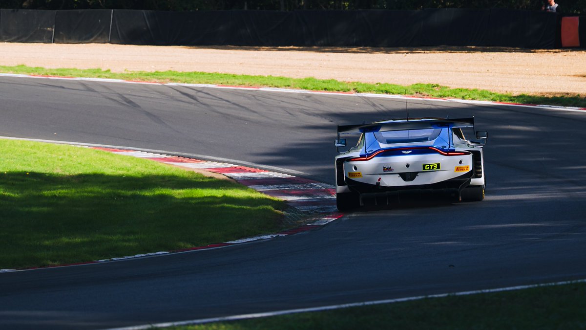 BeechdeanAMR's tweet photo. Ross is on a charge and moves into P3 in Pro-Am.  Another podium beckons.

📺 Watch LIVE ▶️ https://t.co/ATz0IYwQ45

📸 Phil Hay https://t.co/lF3xLUNTx8