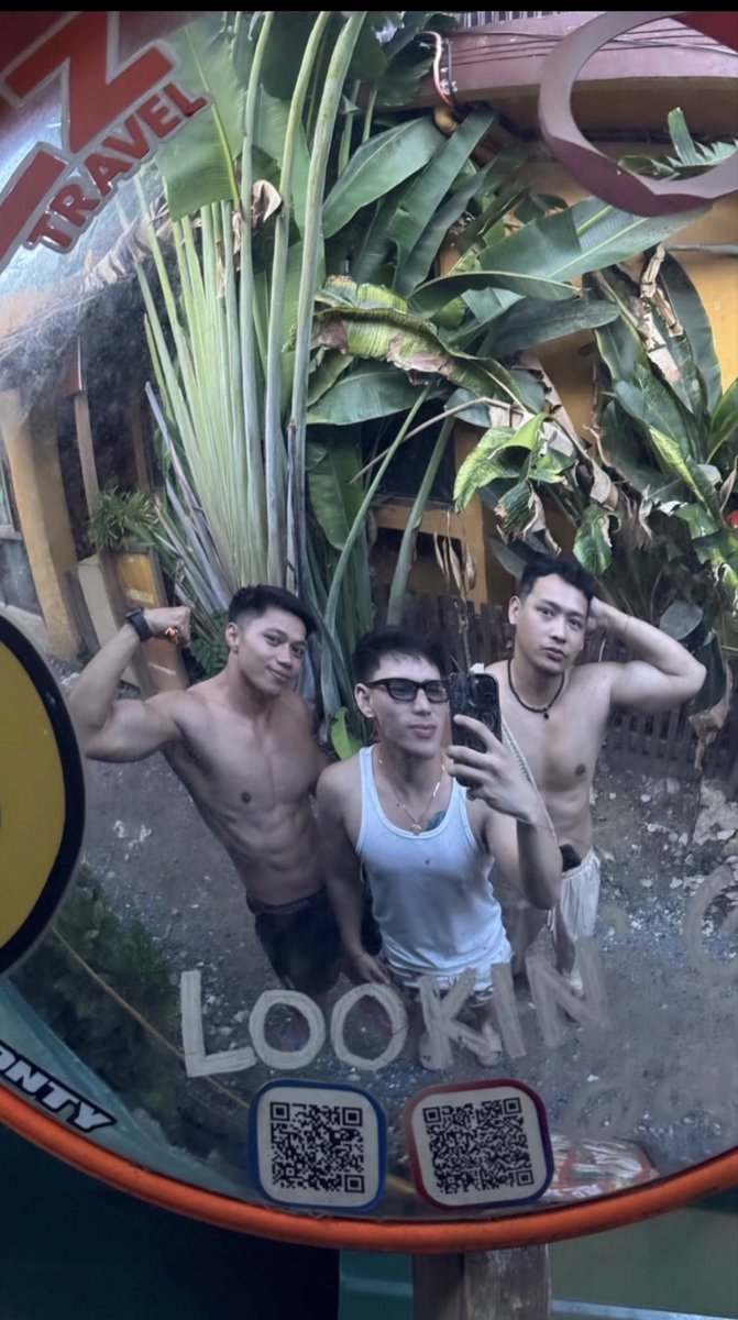 G_Ponce2's tweet photo. Siargao buddies @justalocallad1 and Jay https://t.co/CdWM0TYJ0j