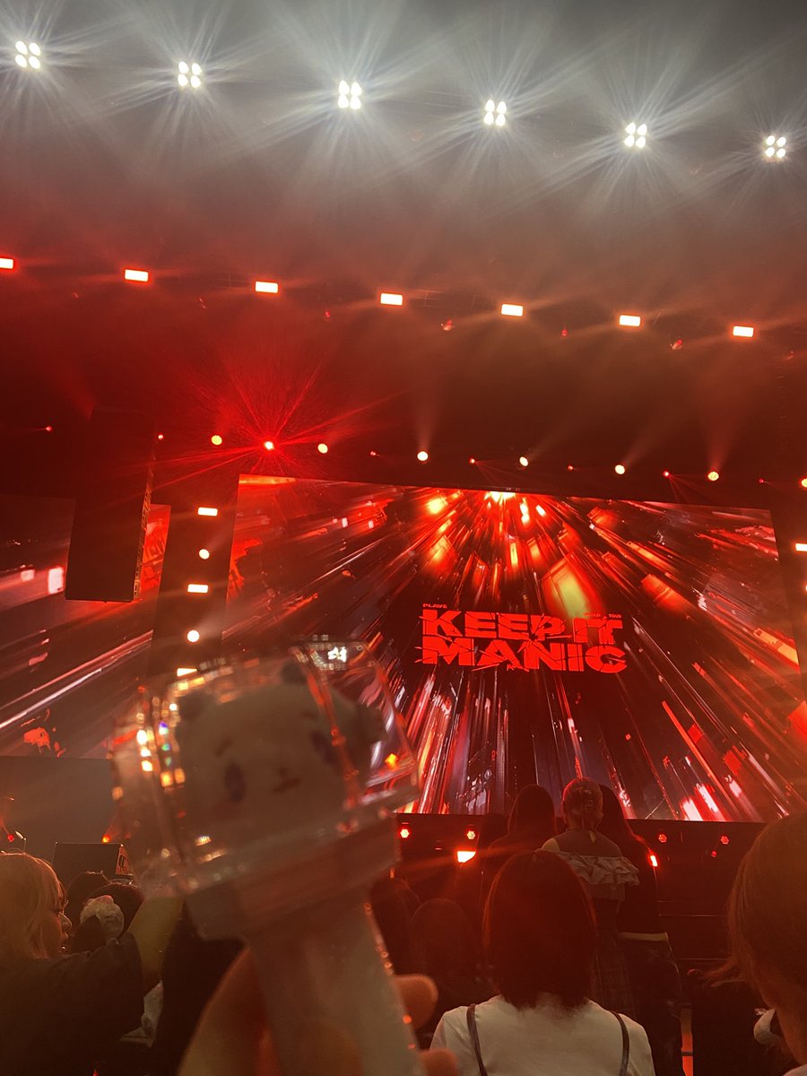 moamo_PL's tweet photo. 양일 콘서트 빂굿즈랑 공식굿즈(*´∀｀*)💕
위🚌가 안준 굿즈랑 못산거 빼면ㅜㅠ실생활용 제외하구 파우치3,키링1,가챠3,뱃지5,볼콕추가1~~드볼용 하미니 뱃지만 구하면 딱인데이번매물에 보이지가않음😂
행복한 이틀이었다😇💙💜💓❤️🖤 https://t.co/SIzs6YPfBw
