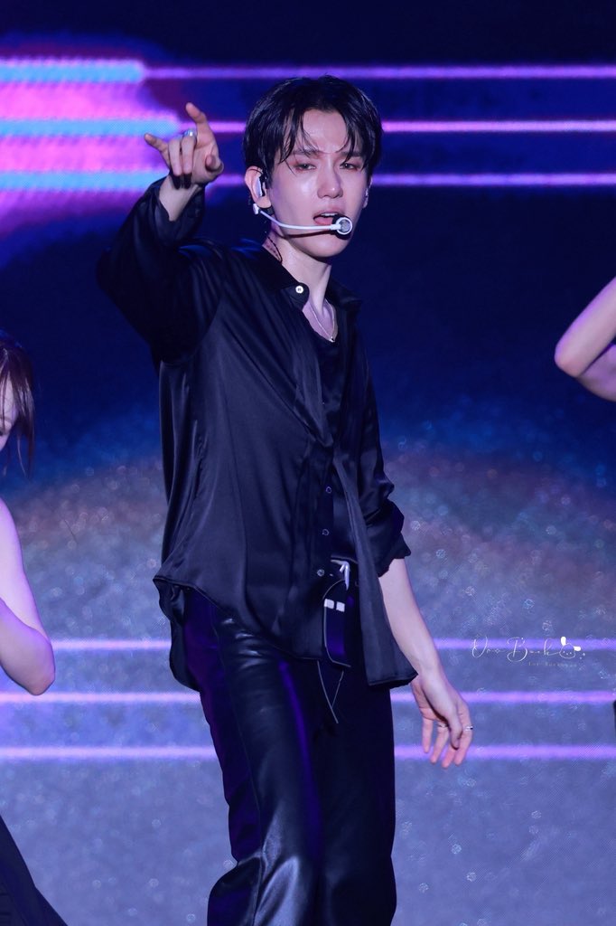 OooBaek0506's tweet photo. 260927 KRAZY MUSIC FESTIVAL

@B_hundred_Hyun 
#BAEKHYUN  #백현 #ベッキョン #伯贤 https://t.co/Nlr0ZYn6kI