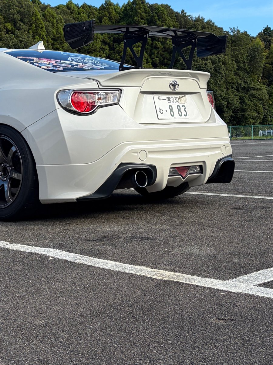aaajjjmmmt's tweet photo. ゆる〜〜〜〜〜い募集
誰かZN6のマフラー欲しい人いませんか

EXPREME Ti TYPE-60R

排気漏れなし
出口の変形はなし
中間あたりの外観は外すまで不明
結構うるさい

相場わからんけどとりあえず8万
アプライドA割、オタク割、淫夢割あり https://t.co/P8iSMULT63