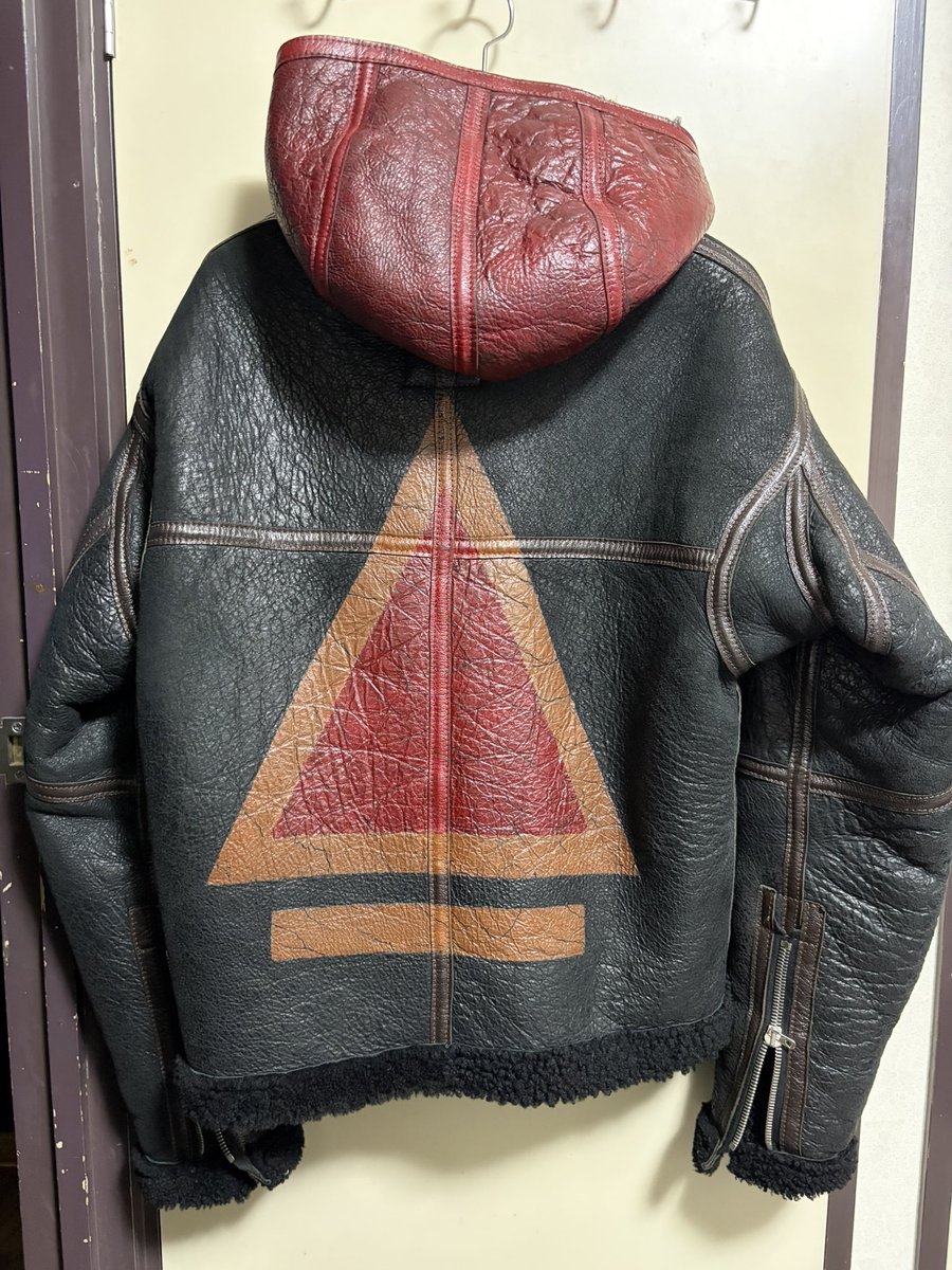 kyon_ffbe's tweet photo. レザーズデイには参戦したものの小物だけ買って高円寺へ…気になってたナイジェルケーボンのムートンアーヴィンジャケットを購入。とある界隈では革ジャンではなく男気だから買ってもいいんだと言われている模様
#ldfs https://t.co/sKGQmsKaTV