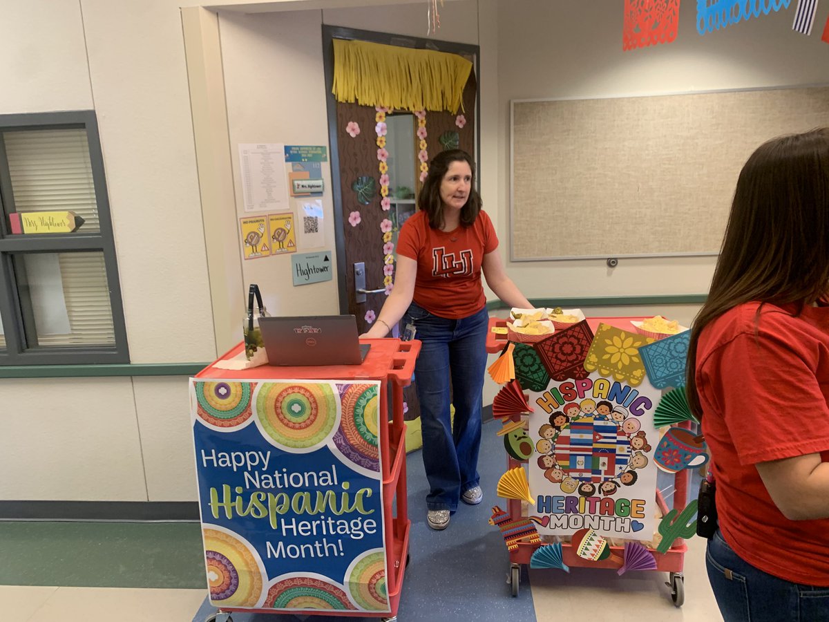 KinkeadeECS's tweet photo. We are celebrating HISPANIC HERITAGE MONTH at Kinkeade ECS #HHMSnackCart #NachosChipsSalsa #BlessedBeyondMeasure #WeLoveOurSchoolFamily https://t.co/9qoAA2jyfk