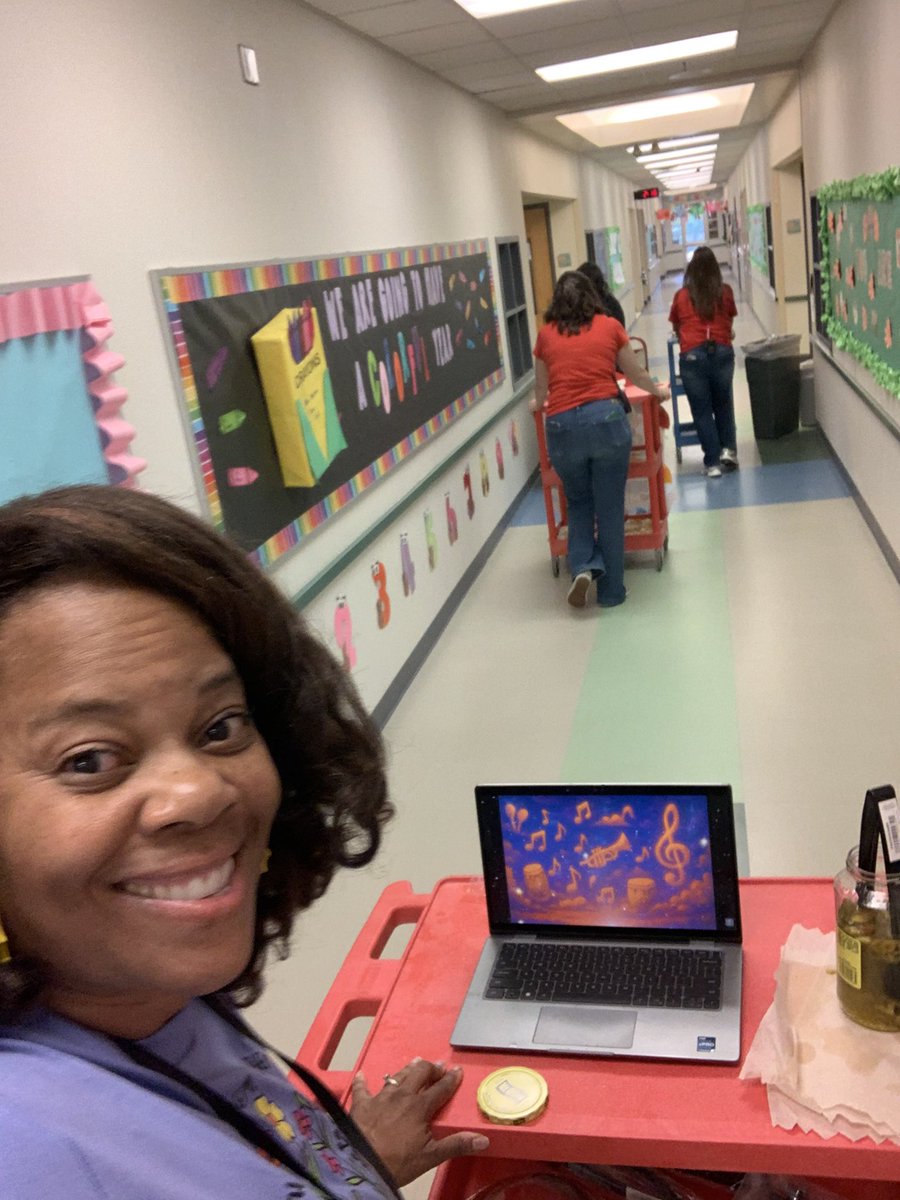 KinkeadeECS's tweet photo. We are celebrating HISPANIC HERITAGE MONTH at Kinkeade ECS #HHMSnackCart #NachosChipsSalsa #BlessedBeyondMeasure #WeLoveOurSchoolFamily https://t.co/9qoAA2jyfk