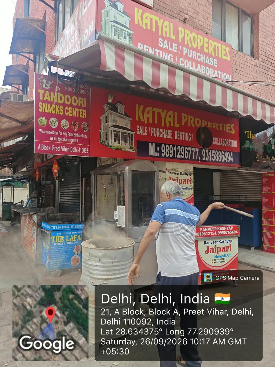 MCD_Delhi's tweet photo. MCD teams in East Zone carried out a focused drive against broken and damaged waste containers across Preet Vihar, Madhuban, Mandawali Phatak, Anand Vihar and adjoining areas.

The drive focused on removing damaged containers and improving cleanliness and sanitation across public spaces.

@gupta_rekha @CMODelhi @praveshwahi @dcshahsouth

#MCD #MCDCares #EastZone #CleanDelhi #SwachhDelhi #SanitationDrive