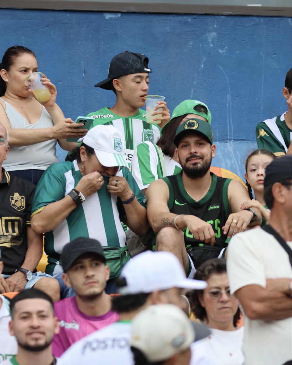 ChapecoenseReal's tweet photo. Nós amamos estar na nossa segunda casa! 💚🇨🇴

#VamosChape #AmistadEterna https://t.co/lDbijezCu9