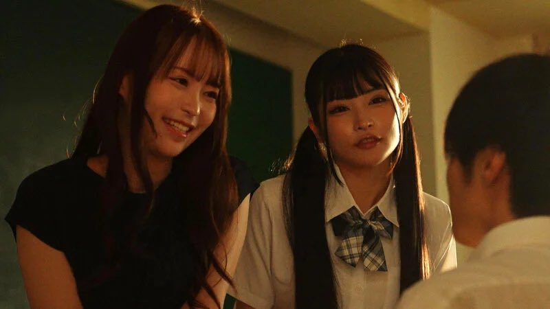 q98pap's tweet photo. 複数人いるから、抜きどころに迷う……😂
目移りしすぎて、結局最後まで目が忙しい作品でした。
#もなみ鈴
#天馬ゆい 
#新村あかり
#胡桃さくら 
#花衣つばき https://t.co/vMAwtBNgMw