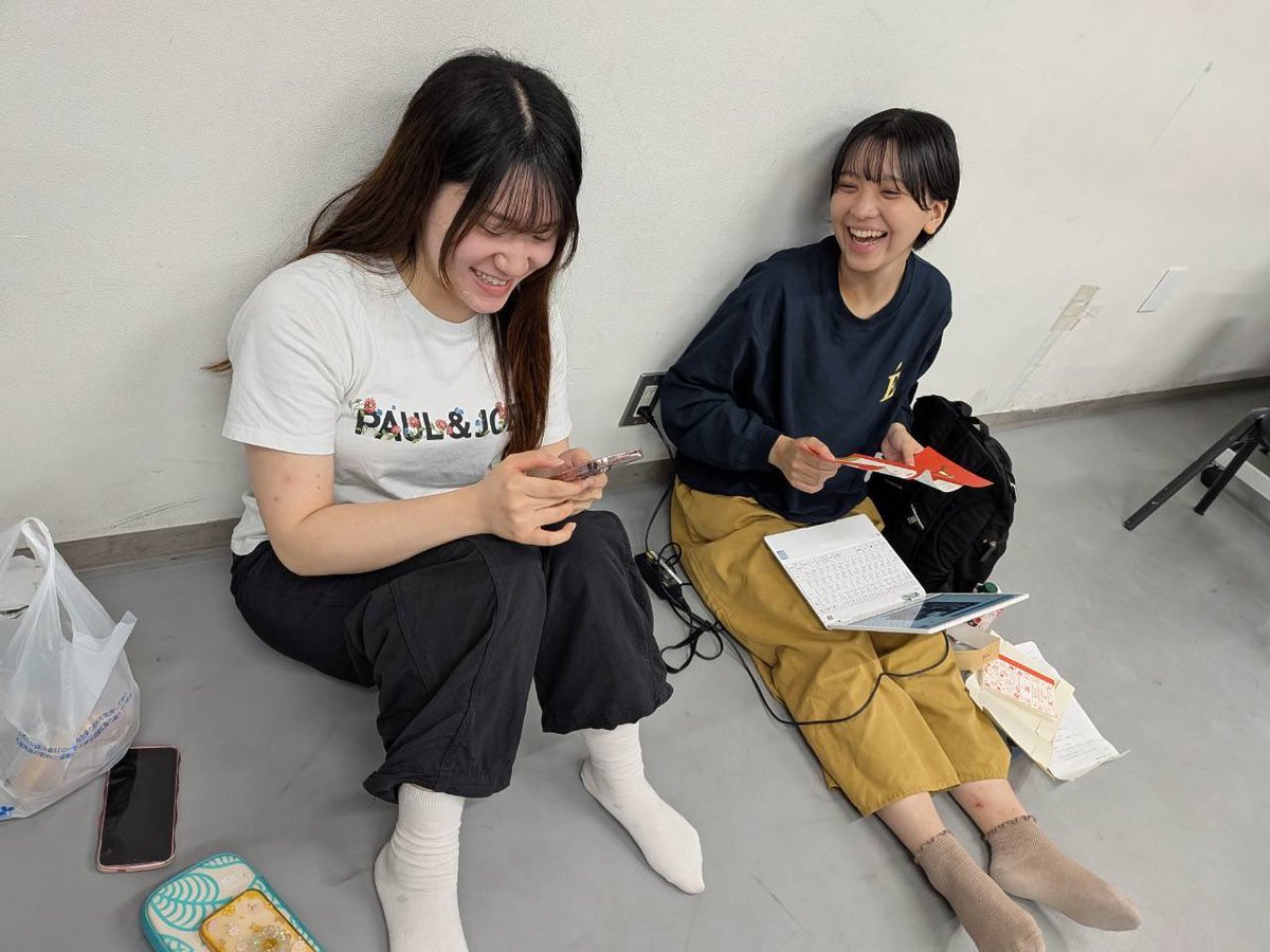 wolf_sheep0's tweet photo. ケモ庭の稽古進行中。
今回の芝居、業務量と時間ない中で前回よりも良い芝居を目指し奮闘しております。でも、座組のみんなが手伝ってくれて、裏も表もとても良い仕上がりになってます。何より、芝居を楽しんでくれてるのが嬉しいよ。

そして自分の厄を祓いに、今日は神社へ⛩️

いい公演にするぞ！ https://t.co/64LPSkOpoS