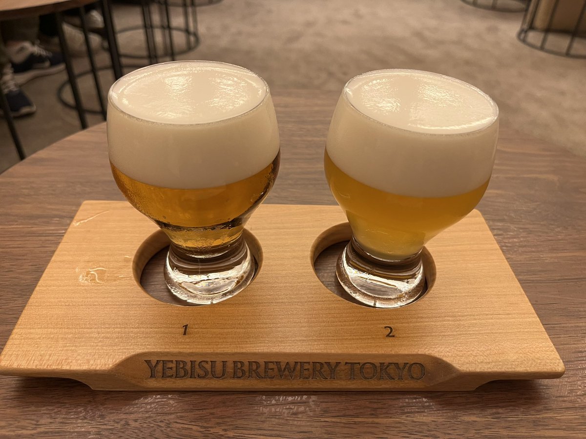 suou_panda's tweet photo. YEBISU BREWERY TOKYOで工場見学ツアー行って、2種飲み比べしてきました。どっちも美味しかったです！泡がすごいきめ細かかった！ https://t.co/iLkeslXq3r