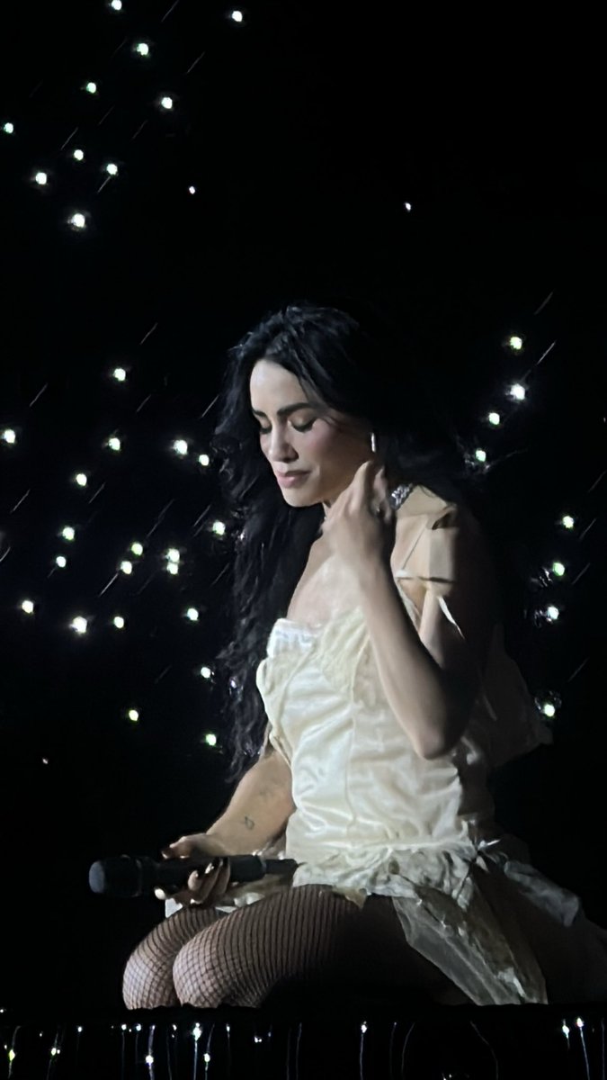 rossaturn's tweet photo. COMO VOY A SACAR ESTAS FOTOS TE AMO LALI TE AMO CON TODA MI ALMAAAAAAAA https://t.co/czcOLNWTeQ