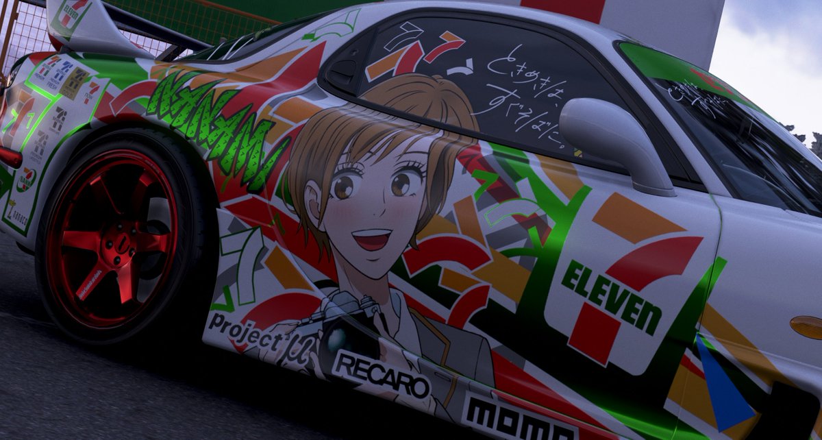 KamikazeS2K's tweet photo. セブンイレブンコラボに向けて痛車製作完了！キャラクターは過去のセブンイレブンアニメCMよりナナミです！
RXｰ7に７基調のデザインでまとめました！
普段セブンイレブン行く方には分かるロゴや看板ネタなども！

車種 1992 Mazda RXｰ7 
ｼｪｱｺｰﾄﾞ 145 407 787
#ForzaHorizon6
#セブンイレブン https://t.co/iq926uyCB2