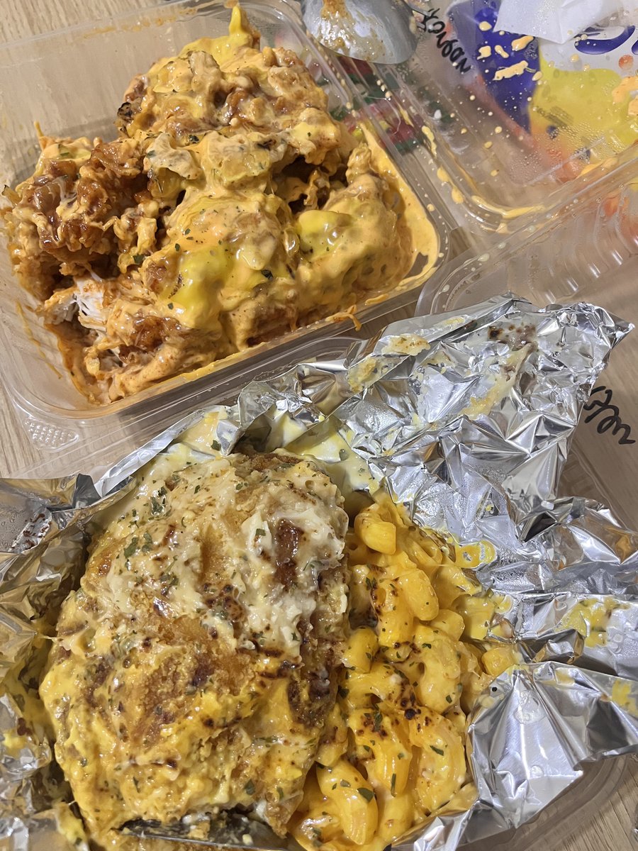 gothblogg's tweet photo. gua cinta BERATTT sama raya chicken https://t.co/WJnX2GL4Pp