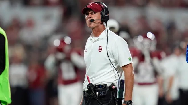 CFBReport's tweet photo. Since joining the SEC &amp; Big 10 respectively:

Overall record: 
USC: 20-11
OU: 18-12

Record vs ranked teams:
USC: 2-7
OU: 6-6

Conference record 
USC: 12-8
OU: 8-10 https://t.co/eR2A5pP8pn
