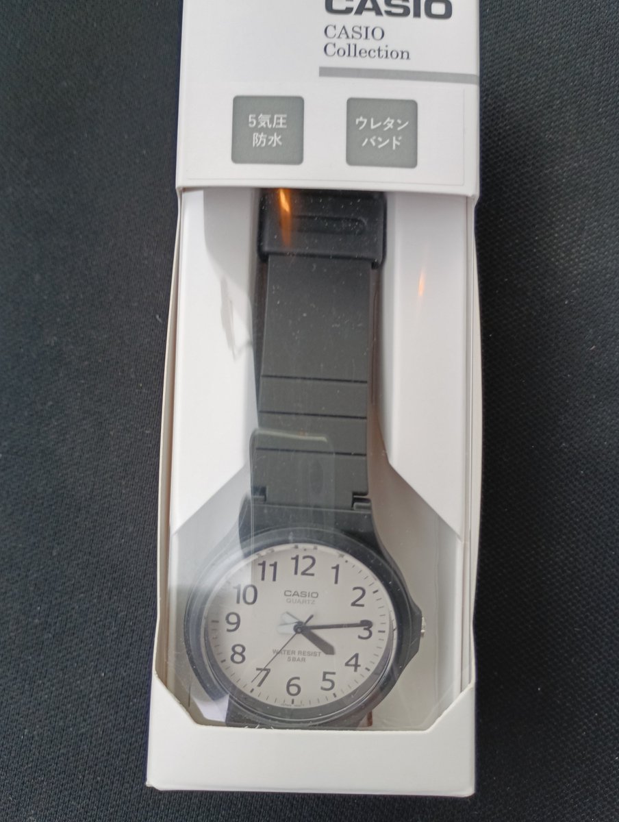 BM41249's tweet photo. 今日最初に寄った近くの街の時計店で買った腕時計⌚︎
良い買い物が出来て良かったぁ😊 https://t.co/yIdXz1hiHg