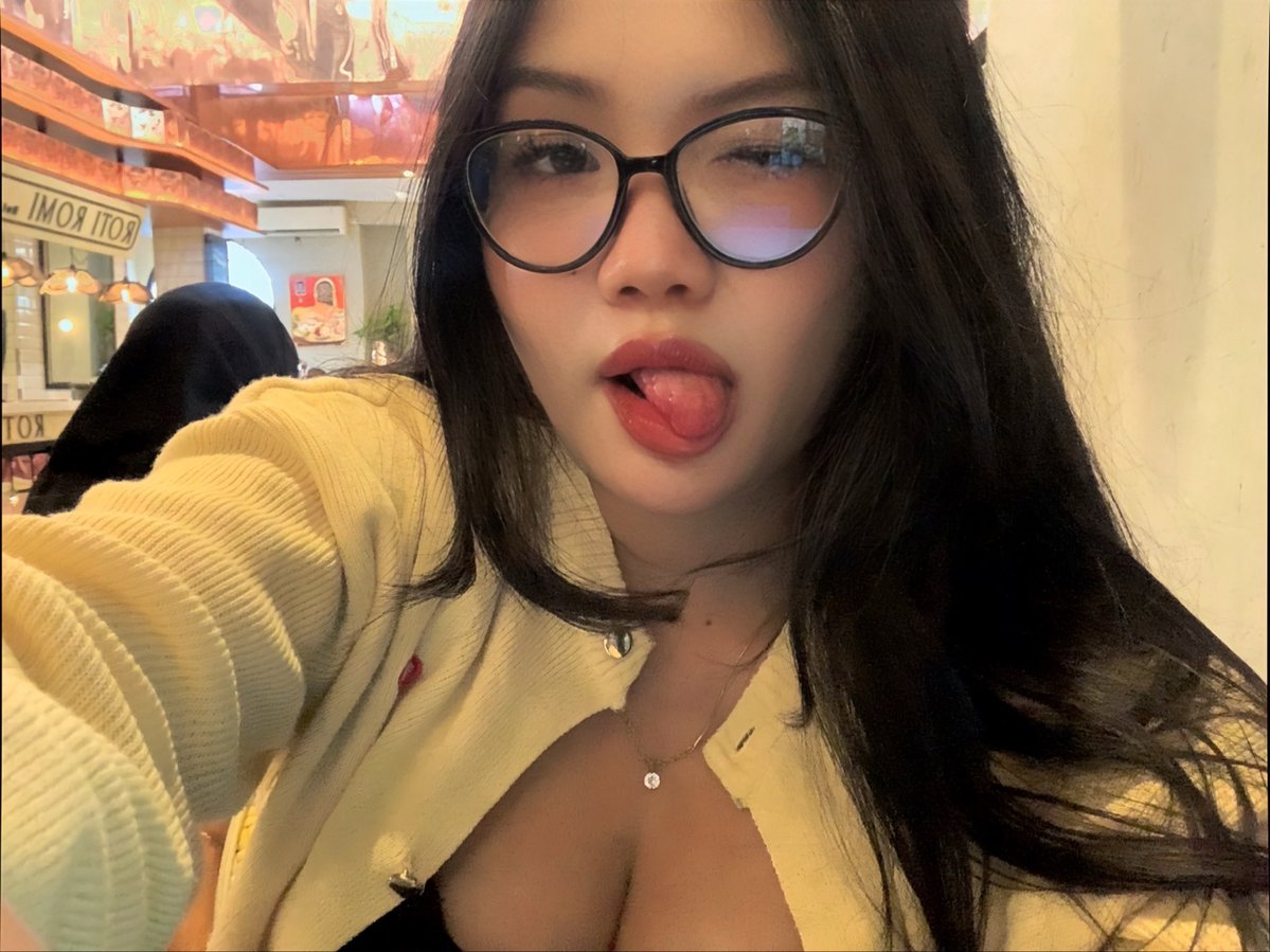 yourguanyin's tweet photo. aku setiap hari dengan selfie landscape ku https://t.co/QQObGLjvhr