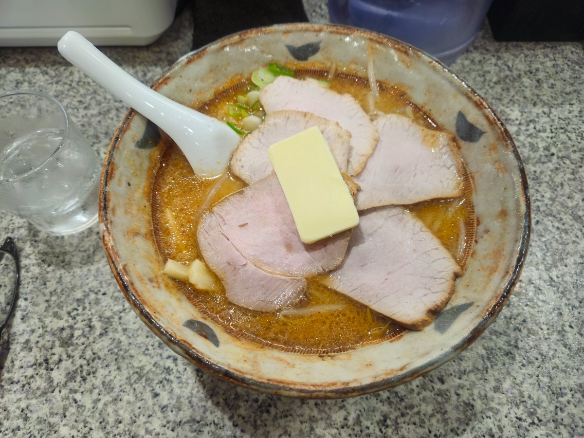 Yusuke_Kitayama's tweet photo. 【グルメ】八龍
2026年8月29日(土) 12:22頃
皮膚科の帰りにワンチャンあるかとちいかわラーメンに行ってみたけど整理券はとっくに終わってたのでちいかわらんどで買い物した帰りに寄った。みそバター。旨かった。
#KYグルメ日記 https://t.co/59FvE5TJWj