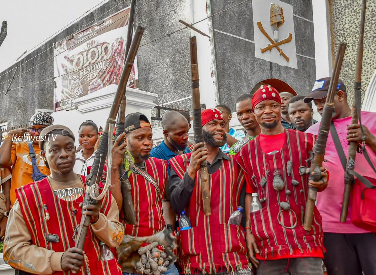 OyoNews1's tweet photo. Pictures from the Sacred Ojo Ilagun Rite at the 2026 Olojo Festival, featuring the Ooni’s terrestrial message to the world. https://t.co/KZxwSWgIkL