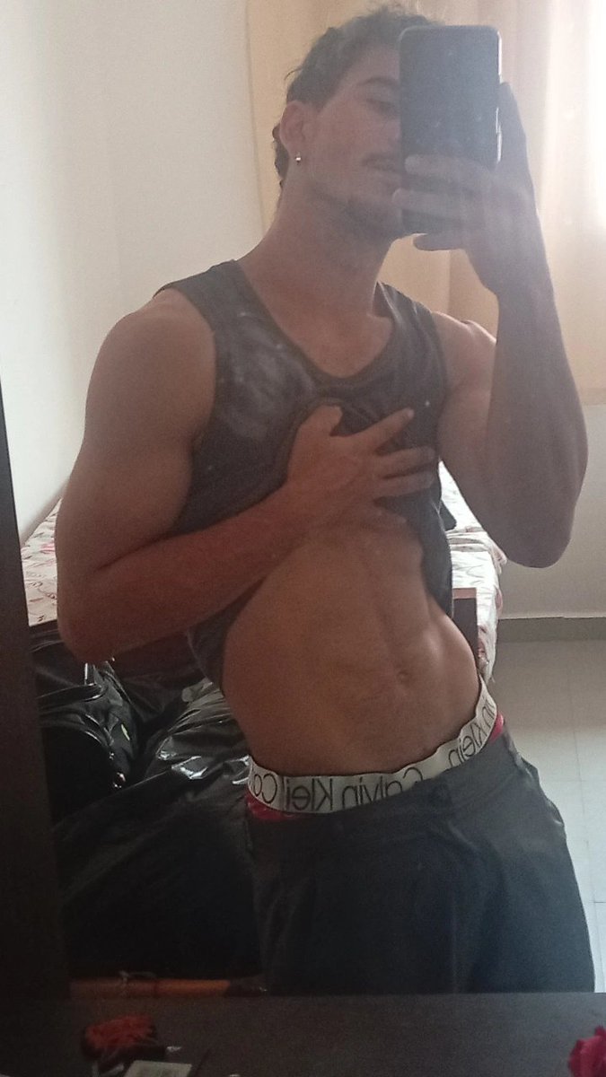 Vaelith_fur's tweet photo. Calvin ainda me deixa gostosinho 

#novinho 
#hot
#gostosinho https://t.co/XvmAnS2R46
