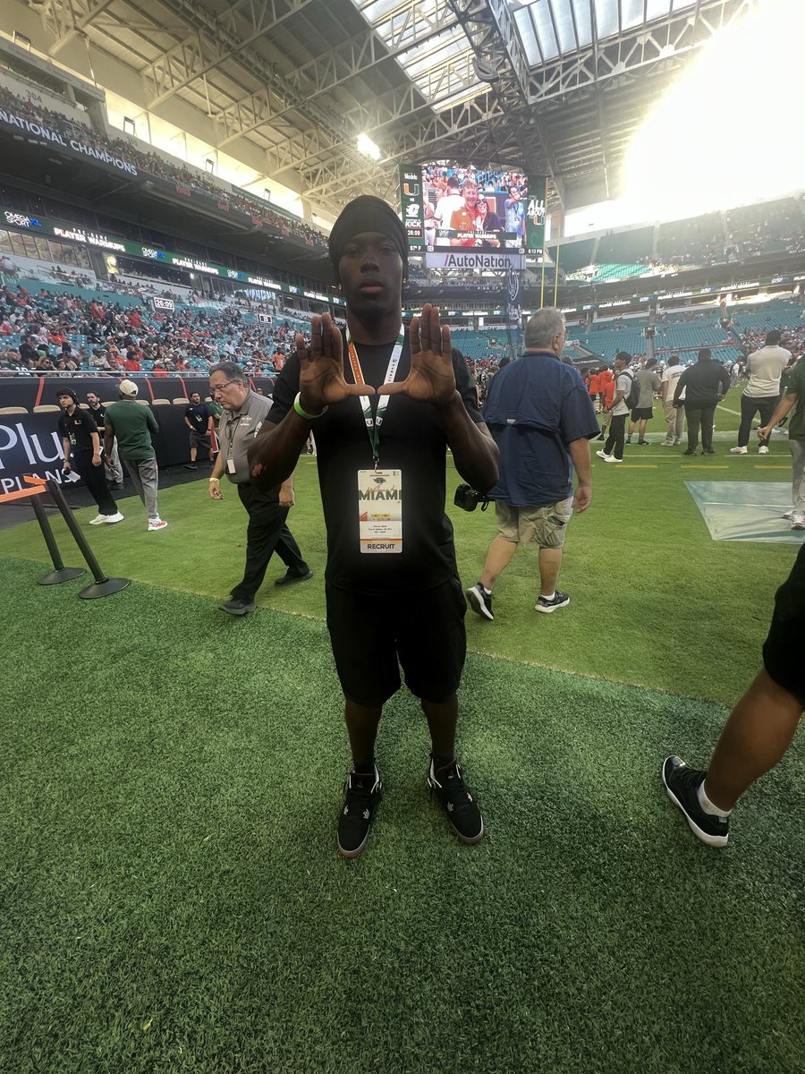AaronOboh's tweet photo. Had a great time at @CanesFootball. Thank you @TheCribSouthFLA and your staff for having me out here. 🟠 🙌🏾 🟢 

@JerryRecruiting @coachDockM @BuddyFromMiami @coach_cristobal @MattCaruso04 @Coach_Upshaw https://t.co/ZKf6Oz4a7b