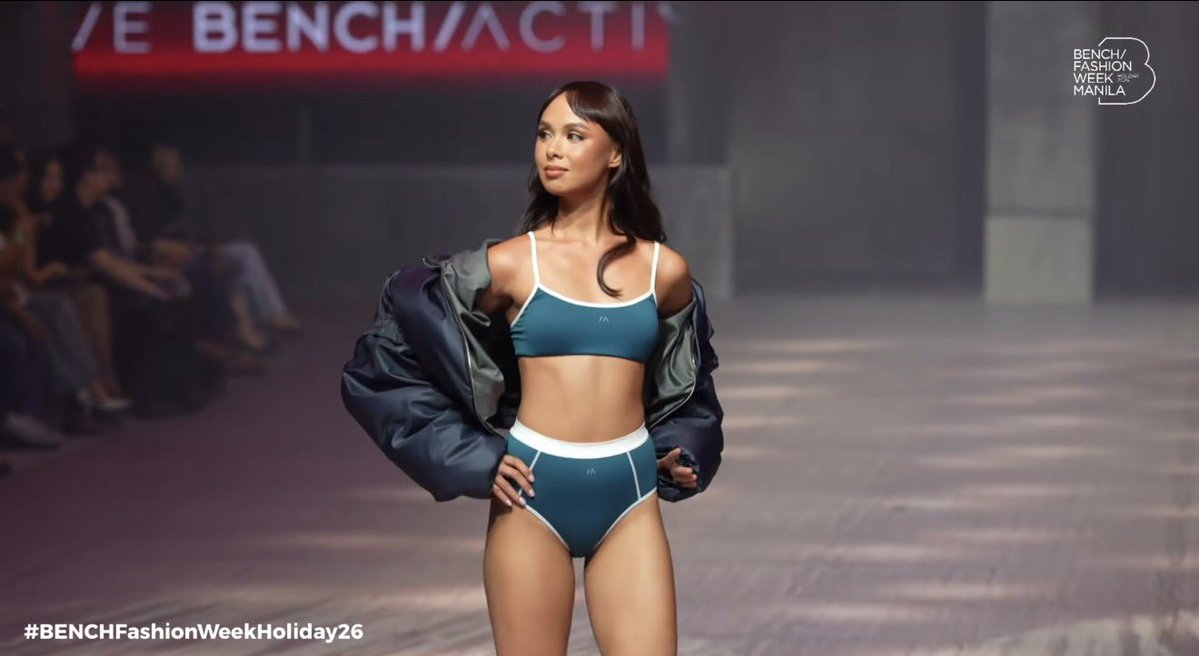 kowalerts's tweet photo. GRABE NAKAKAPASO 🔥🔥

#KailaEstrada stuns for #BenchFashionWeekHoliday26 https://t.co/UXKKF6lS3A