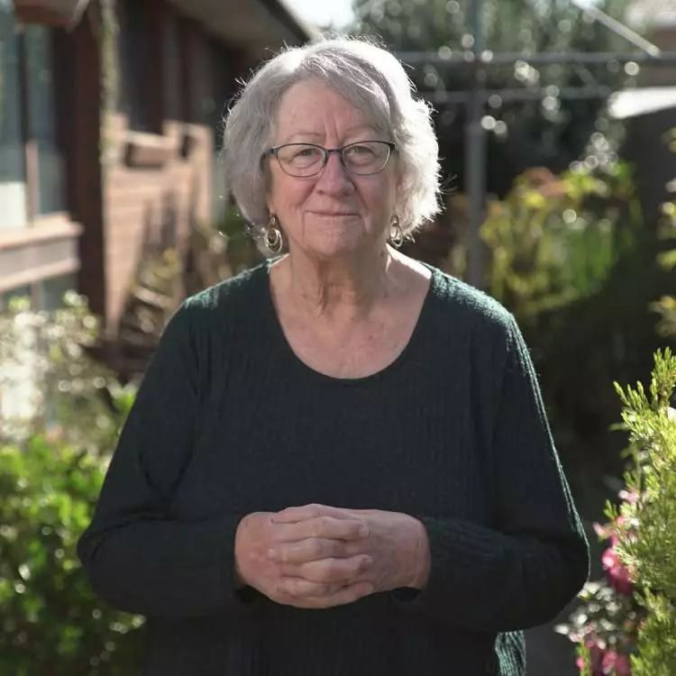 EnsedeCiencia's tweet photo. 🔴 | Una mujer australiana que vivió 23 años de alquiler en la misma casa terminó heredándola. 

Su propietario, John Perrett, decidió incluirla en su testamento y dejarle la vivienda antes de morir. Un inesperado gesto que convirtió a su inquilina en propietaria. https://t.co/CMIKOcLtRP