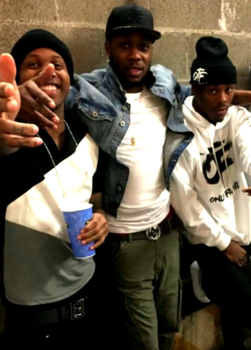 Bigdawg_Fly's tweet photo. I feel like Lil Durk had the hardest come-up in Chicago drill.

His manager was killed. His brother was killed. His cousin was killed. King Von was killed. Damn near everybody around Durk was getting smoked.

And he still made it out, built a career and kept giving back to his community.

Then years later, he ends up fighting a federal RICO case with people from his own circle cooperating against him.

Durk’s story is crazy when you really think about it.💯