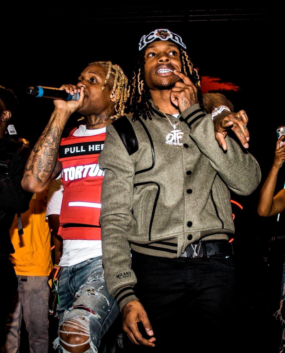 Bigdawg_Fly's tweet photo. I feel like Lil Durk had the hardest come-up in Chicago drill.

His manager was killed. His brother was killed. His cousin was killed. King Von was killed. Damn near everybody around Durk was getting smoked.

And he still made it out, built a career and kept giving back to his community.

Then years later, he ends up fighting a federal RICO case with people from his own circle cooperating against him.

Durk’s story is crazy when you really think about it.💯
