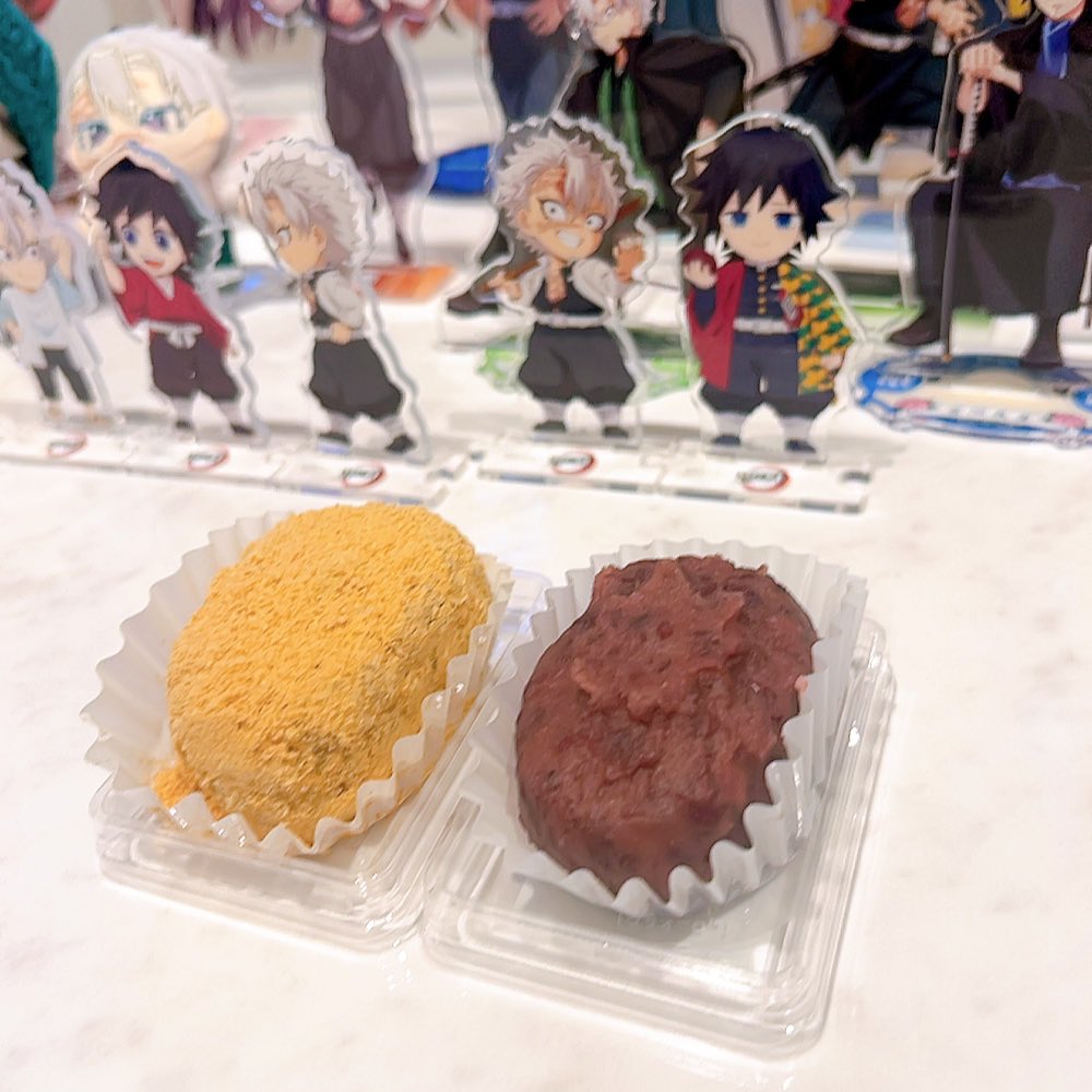 akiyo242's tweet photo. 鑑賞会とおはぎ😋 https://t.co/qVAiUppQDW