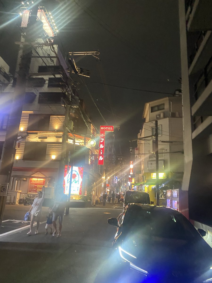 MAXz6yb's tweet photo. 日本橋もマジで危険、めちゃ細身なのに巨乳なギャル系爆美女にヘロヘロにされた https://t.co/7Q61OnSrm3